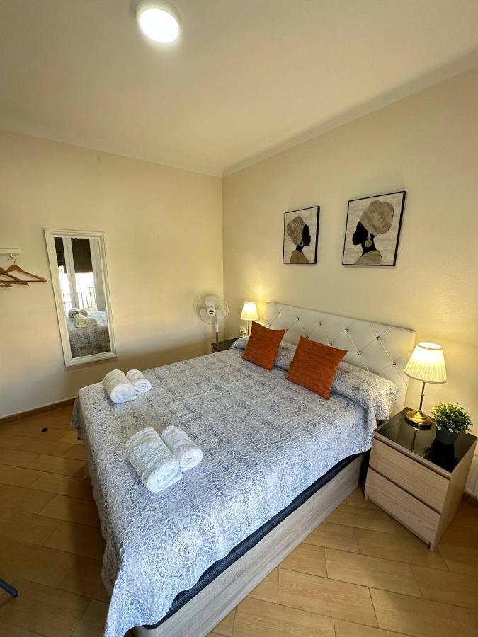 Rooms Nueva Valencia Barcelona Bagian luar foto