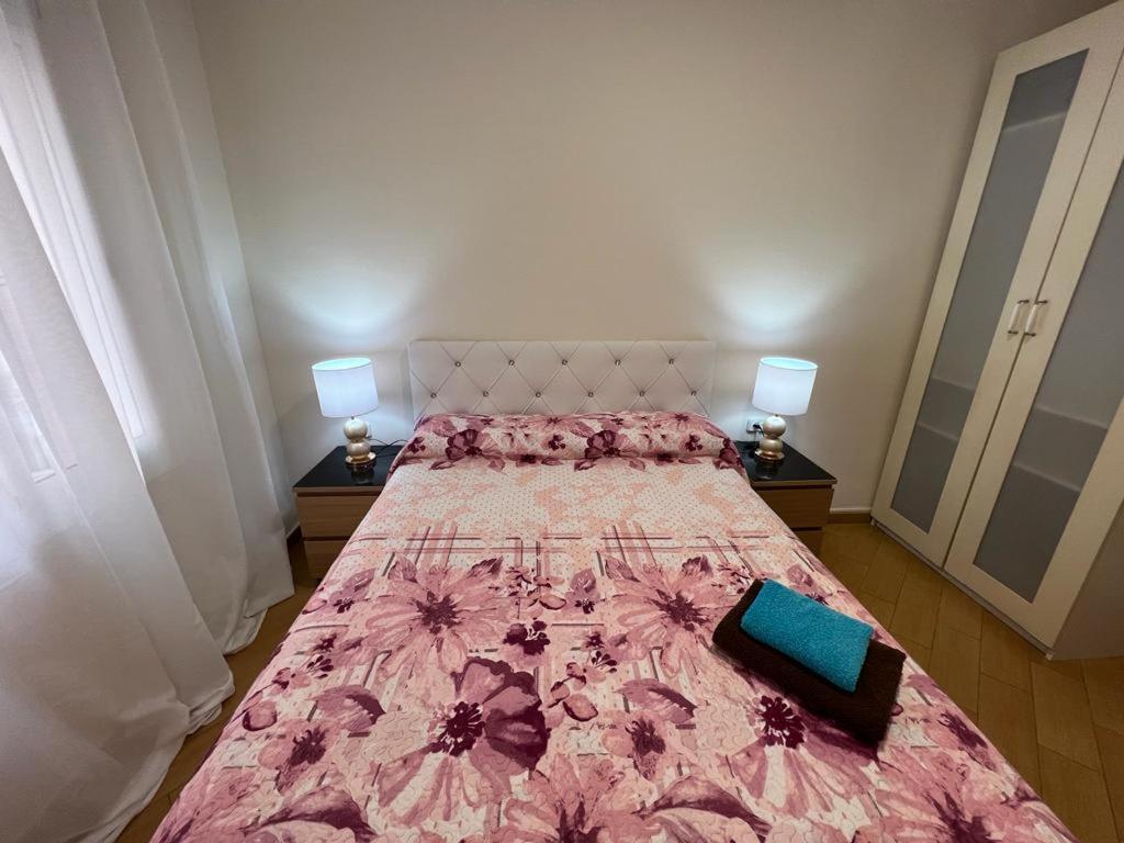 Rooms Nueva Valencia Barcelona Bagian luar foto
