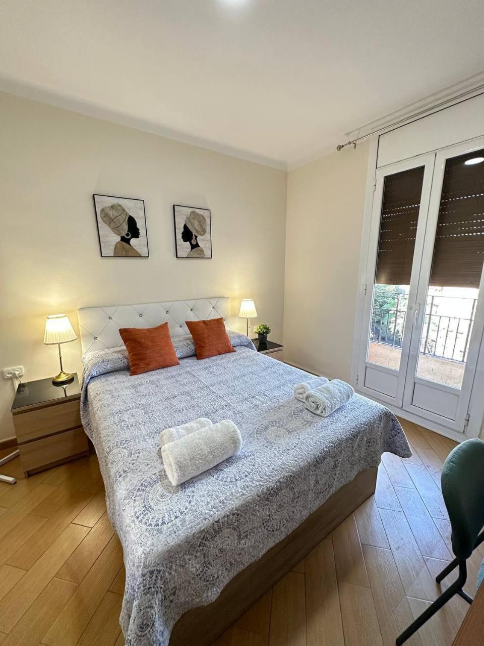 Rooms Nueva Valencia Barcelona Bagian luar foto