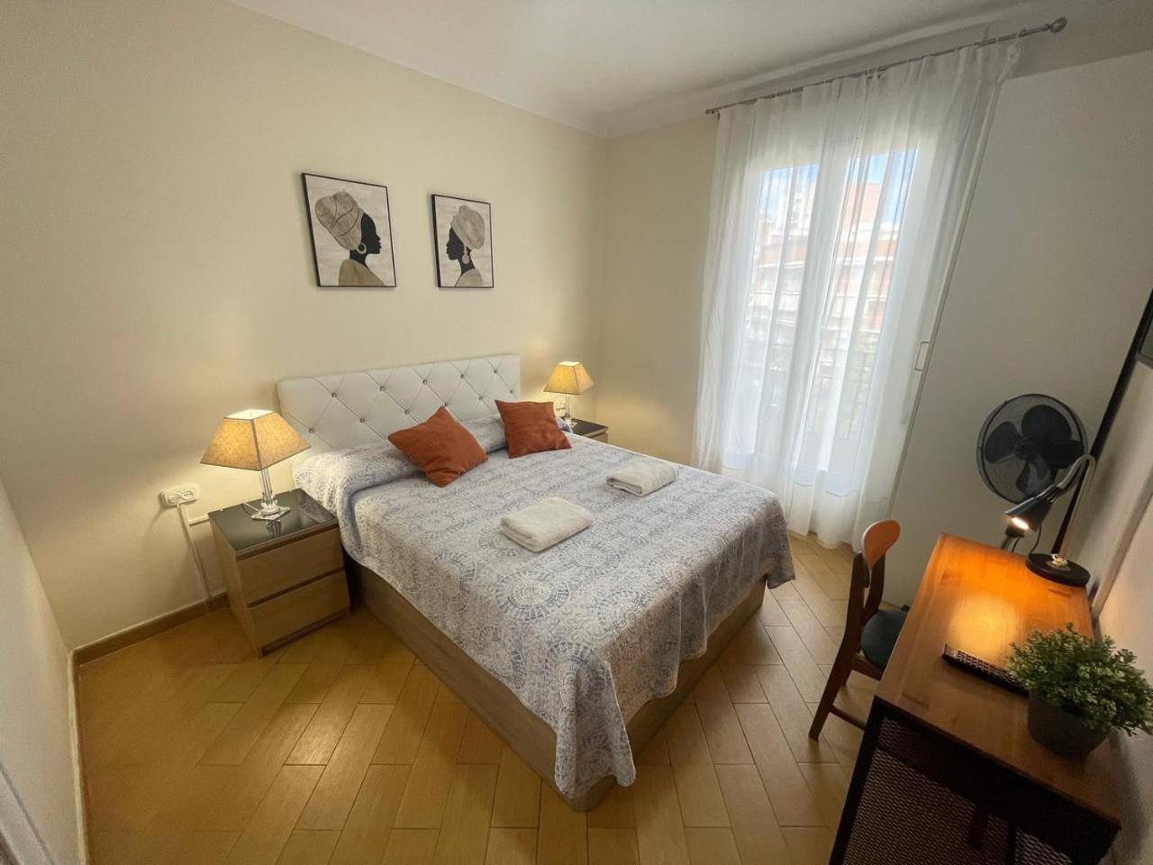 Rooms Nueva Valencia Barcelona Bagian luar foto