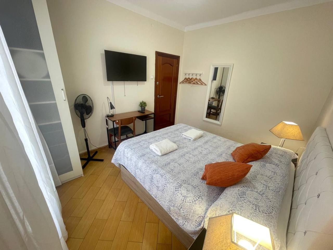 Rooms Nueva Valencia Barcelona Bagian luar foto