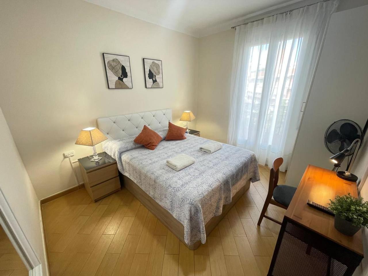 Rooms Nueva Valencia Barcelona Bagian luar foto