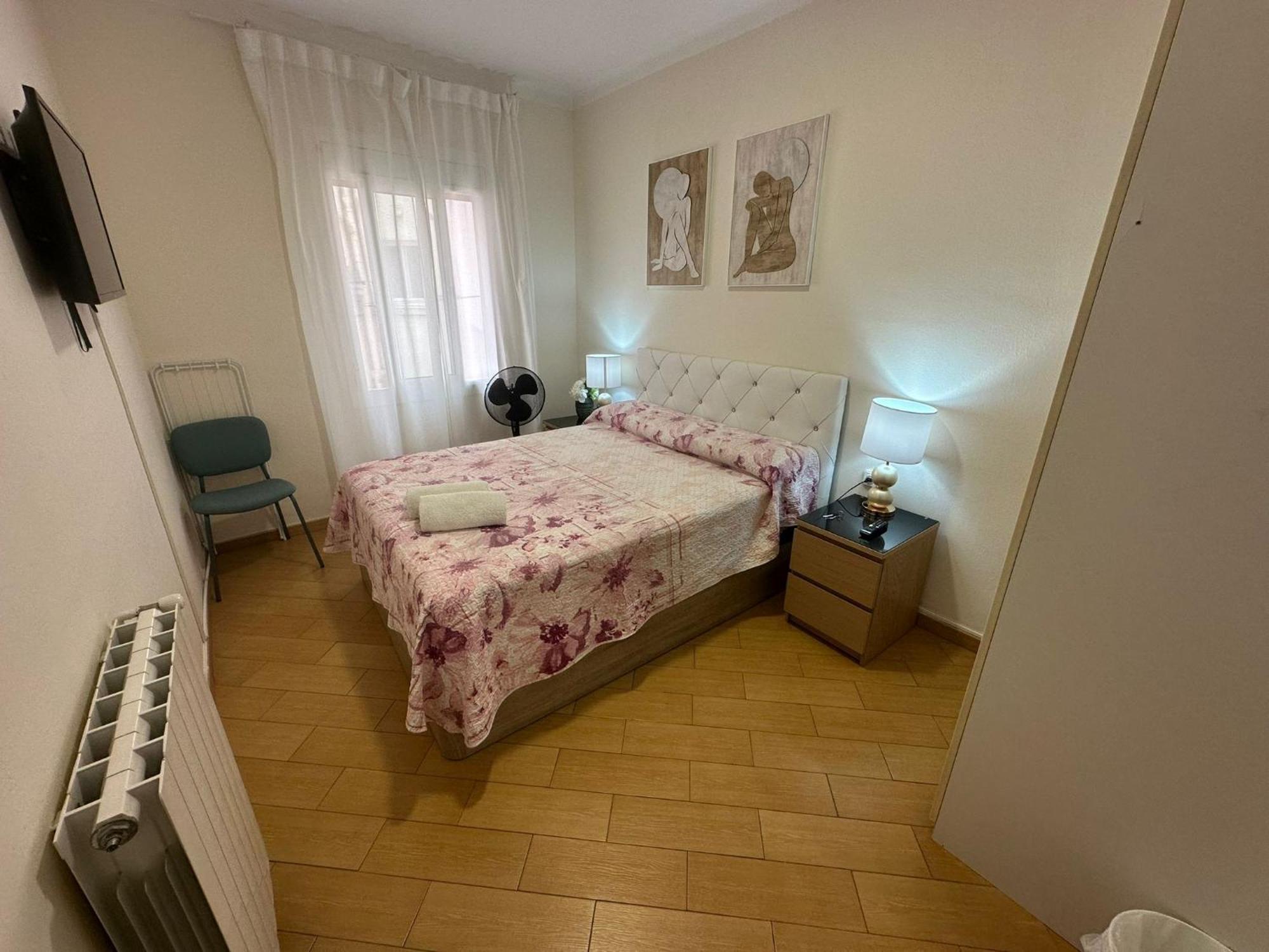 Rooms Nueva Valencia Barcelona Bagian luar foto