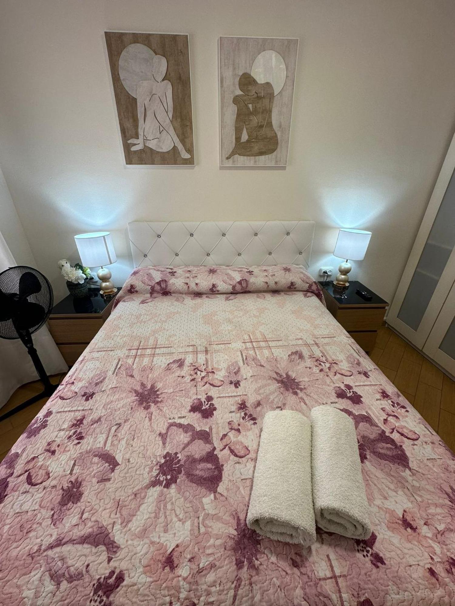 Rooms Nueva Valencia Barcelona Bagian luar foto