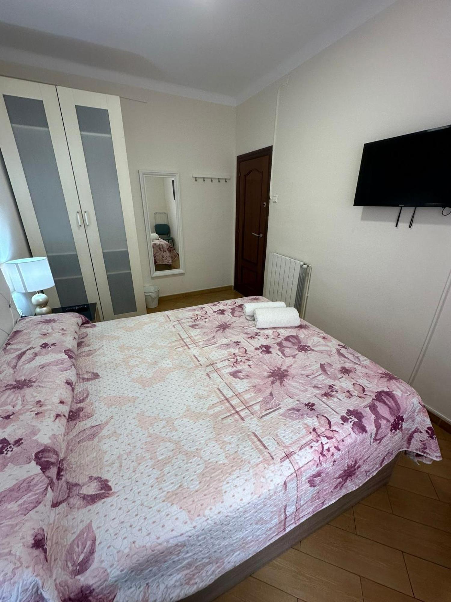 Rooms Nueva Valencia Barcelona Bagian luar foto